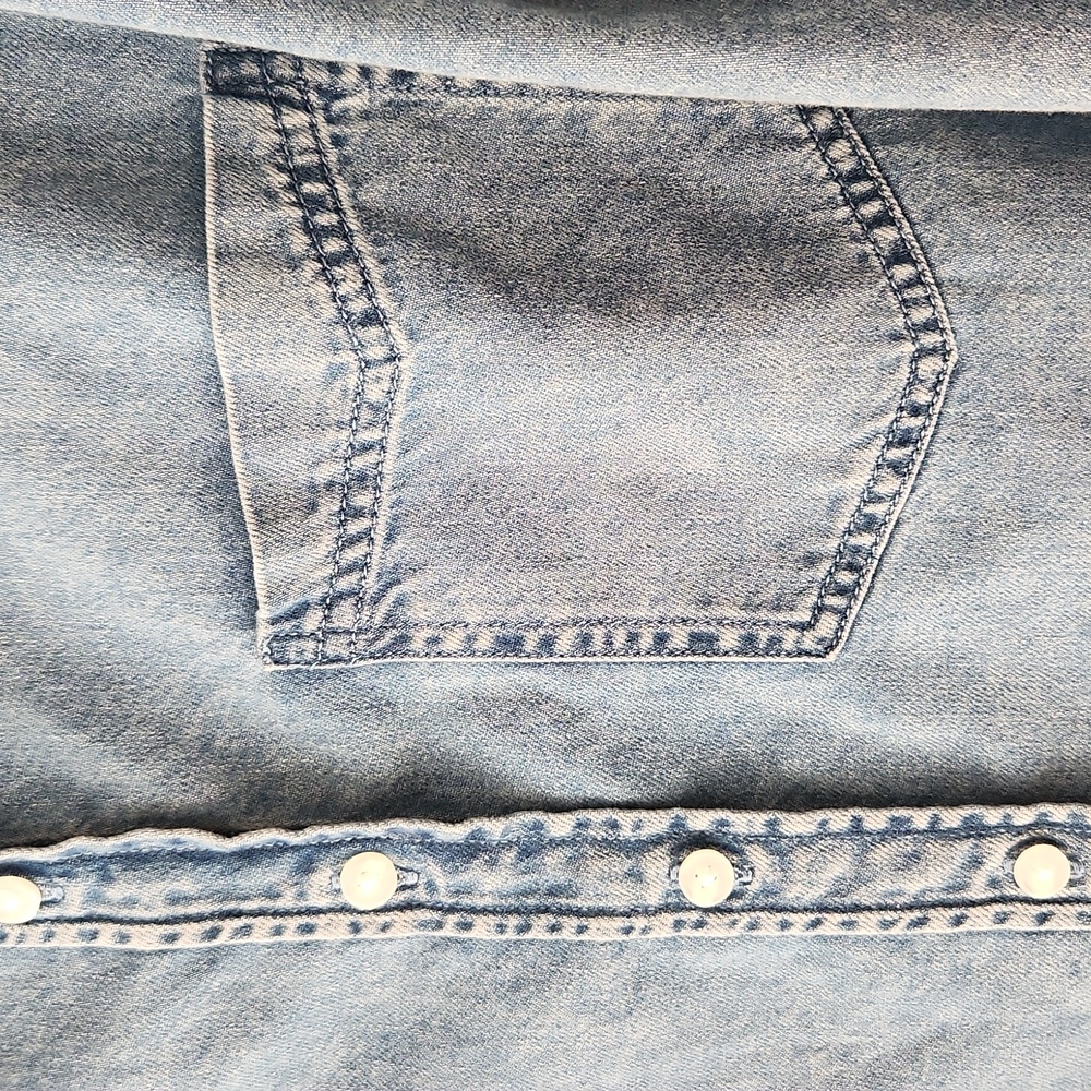 American Eagle Outfitters Light Blue Denim Button-Up Shirt - Picture 2 of 10